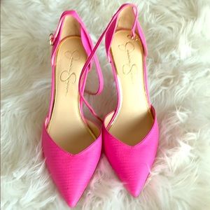 Jessica Simpson pumps